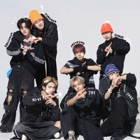 all ENHYPEN (trừ Niki,Sunoo,Jungwon)