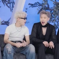 Cọng lông náck của D