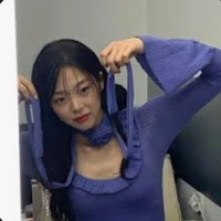 Kim  Si eun