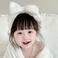 Trần Nguyễn Uyên Nhi  ( hồi bé)