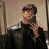 Di Trung -Quản lý của cô