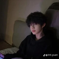 Trần Dịch Hằng_gã