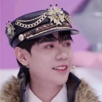 Q.Hùng