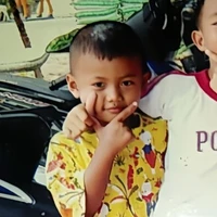 Suphanat (lúc nhỏ)