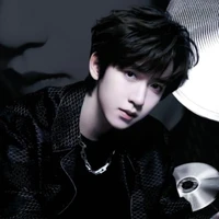 Hạ Tuấn Lâm - papa hắn 1