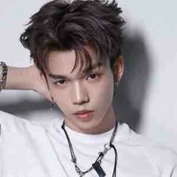 Thế Vĩ Lê Bin 