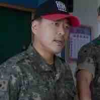 Kim won bin( trung uý )