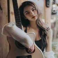 Hiền Mai(chị gái cô)