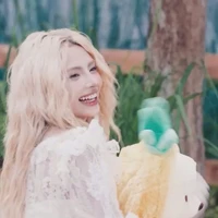 Nguyễn Hiền Mai ( Mai Quinn )