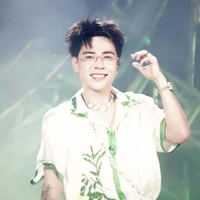 quang hùng