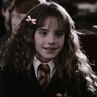 Emma Watson ( Hermione Granger)