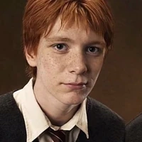 James Phelps
(Fred Weasley)