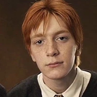Oliver Phelps
(George Weasley)