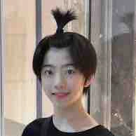 Trương Hàm Thụy 