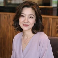 Hứa Tịnh Nhã - mẹ Nguyệt Ánh