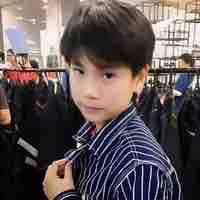 Phuwin lúc nhỏ