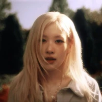 Park Chaeyoung ( Cô )