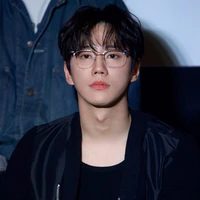 Lee JunYoung ( Hắn )