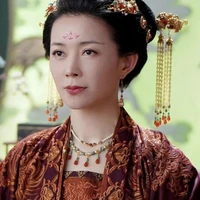 Hoàng Hậu