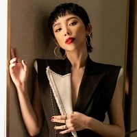NGUYỄN KHOA TÓC TIÊN-Chị