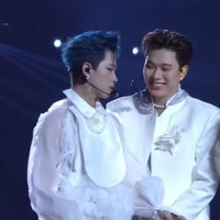 nanie ><