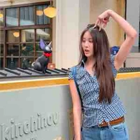 View Benyapa (chị)