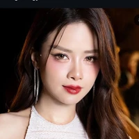 Dương Hoàng Yến.