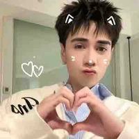 Con nhỏ đu RhyCap