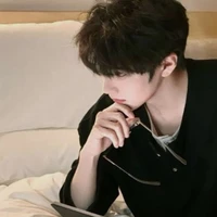 Trần Ánh Quốc _ bố anh , cậu
