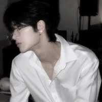 Nguyễn Hoàng gia long anh 2 nu9