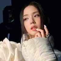 Kim Jisoo - Bạn cô 