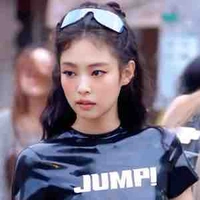 Kim Jennie - Em