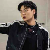 Jungkook - bạn cô