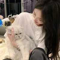 Minh Ý(trợ lý Lưu Tuấn)