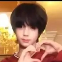 Vương Lỗ Kiệt ( Em họ Quế Nguyên)