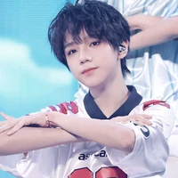 Vương Lỗ Kiệt_K