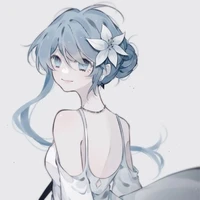 Elaine Azure (Tĩnh Lam)