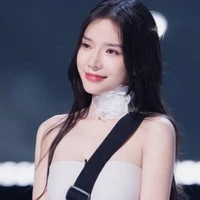 Nguyễn Hoàng Ly (25 tuổi)