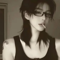 Âu Dương Nghi (Chị Song Sinh Của Phượng)