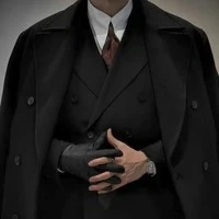 Hoàng Đức Tiến ( ba em)