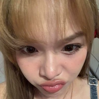 Thúy Vy_Vlary