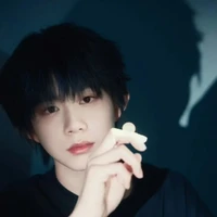 Trần Dịch Hằng _ hắn