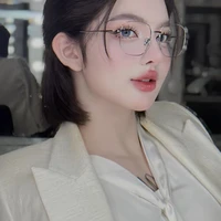 Mia lê