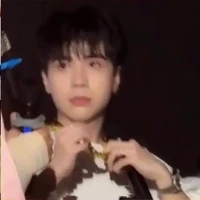 hùng (trong chuyện)