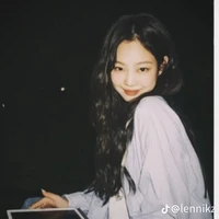 Kim Trân Ni ( em )