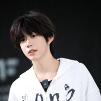 Trần Dịch Hằng_em