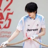 Trương Cực : Hắn :