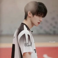 Chu Chí Hâm : Anh :