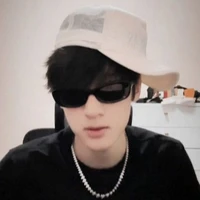 Trương Tuấn Hào : Gã :