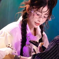 Châu Tuyết Vân ( chị ba )